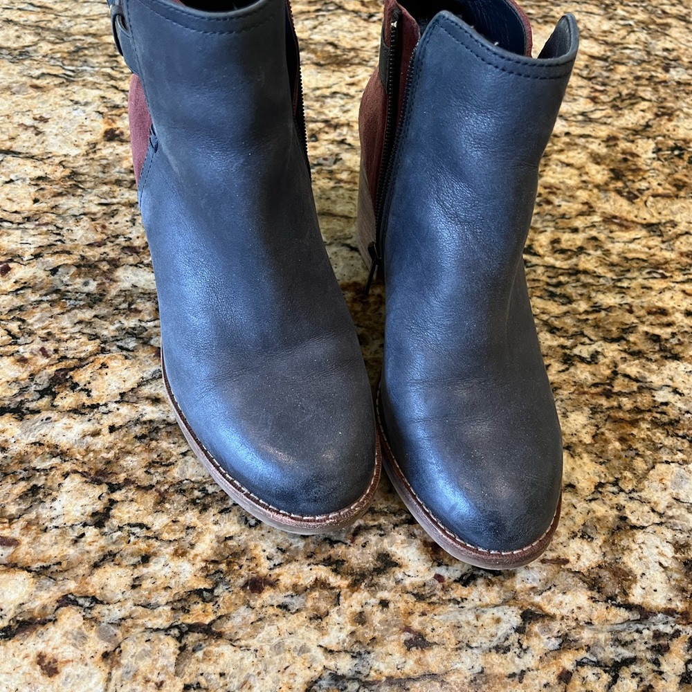 Sperry Top Sider ankle boots. Size 7.